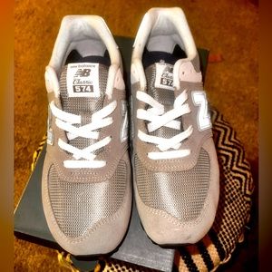 Brand new New Balance Classic 574 - KIDS size 6 (fits like an 8 in women)